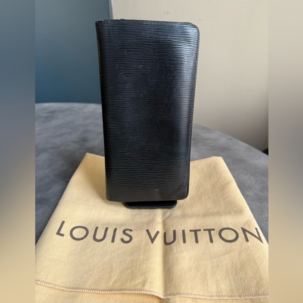 Louis Vuitton Black Epi Leather Wallet w LV Dust Bag - Picture 1 of 10
